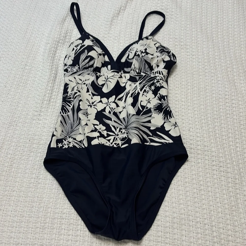 KRISTA floral Black & white one piece Bathing suit padded cups v-neck size 8 - Picture 5 of 12